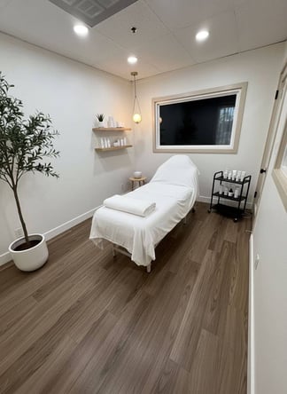 Private Salon Suite in Prime Storefront Brea Location – Ideal for Beauty Professionals