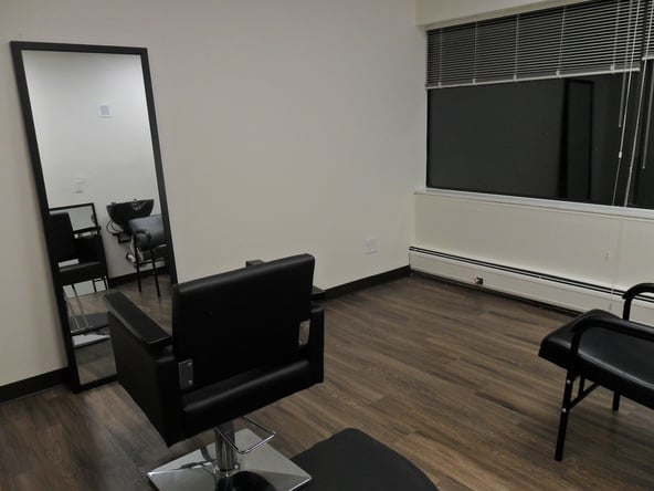 Centennial Salon Suite – $173.75 per week (Centennial)