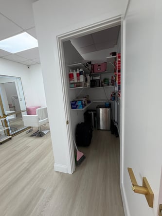 Beverly Hills Luxury Salon Chair Rental for Established Stylists (Part-Time)