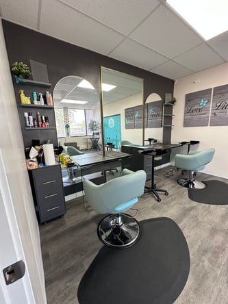 rent workspaces for a hairdressers, massage therapists, nails specialists, make up artist