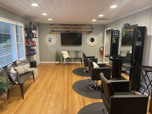 Upscale salon in Dallas Ga. has booth for rent
