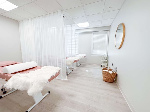 Lash/Esthetics&Make Up Studio