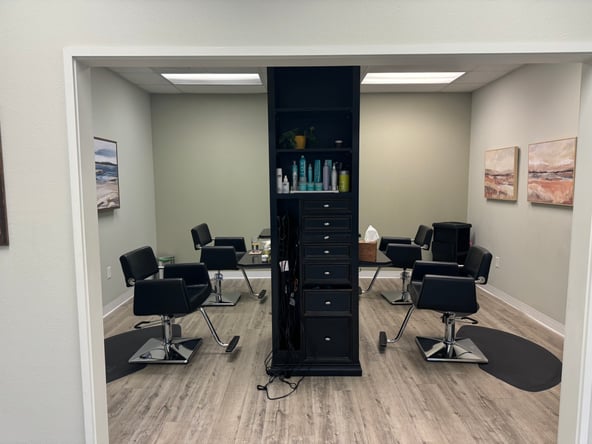 Beautiful Salon Located In The Heart Of Folsom