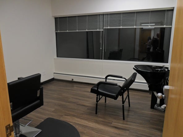 Centennial Salon Suite – $173.75 per week (Centennial)