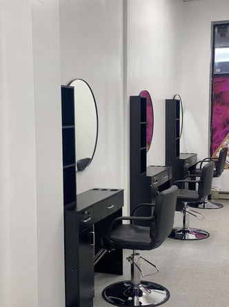 Braid and Loc Space for Rent