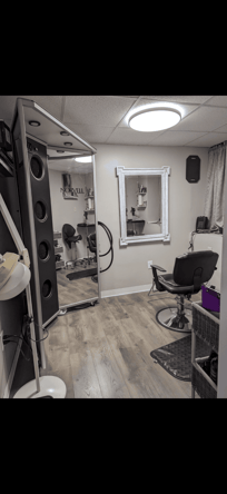 Beauty Salon Room and booth for rent