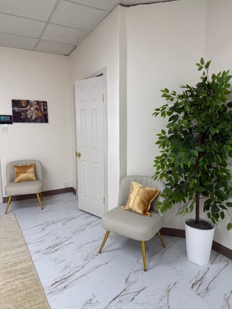Private hair salon suites for rent