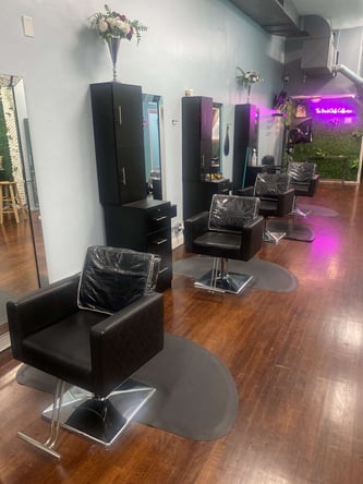 Evanston Salon Booth Rental