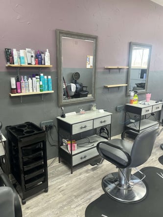 Newly renovated busy salon near Akron/Tallmadge looking for a Booth renter to join our thrive!