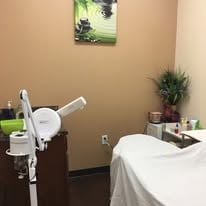 Glitz Beauty Salon | Luxury Beauty Suites & Booth Rentals