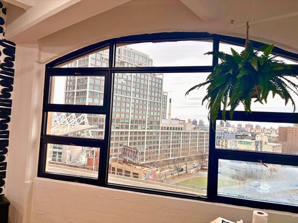 Luxury Salon Suites & Booth Rentals in DUMBO Brooklyn Skyline Views