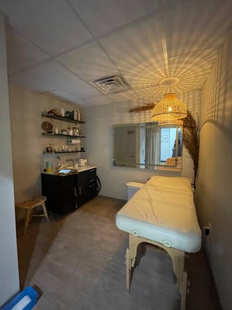 Premium Salon Suite for Rent | Ventilated, Sun-Filled, Fully Equipped