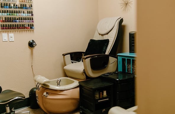 Salon Booth Rentals – Hair and Nail Stations Available