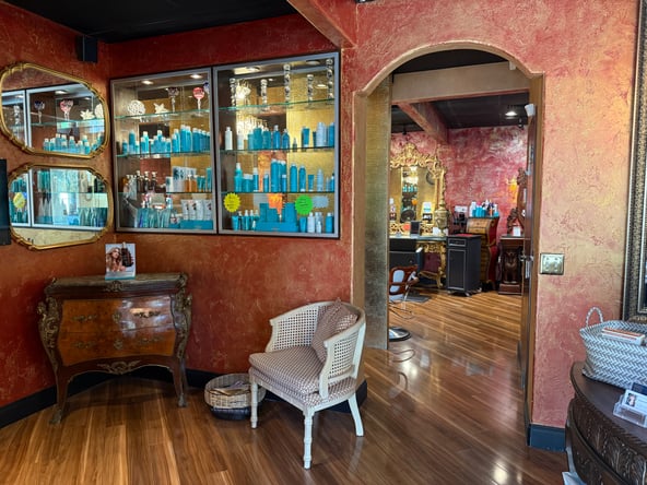 Luxury Booth Rental in Lady Lake: Grow Your Clientele at The Velvet Collective