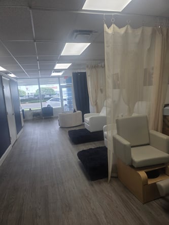 Beauty Stations & Private Rooms for Rent – East Boca Raton