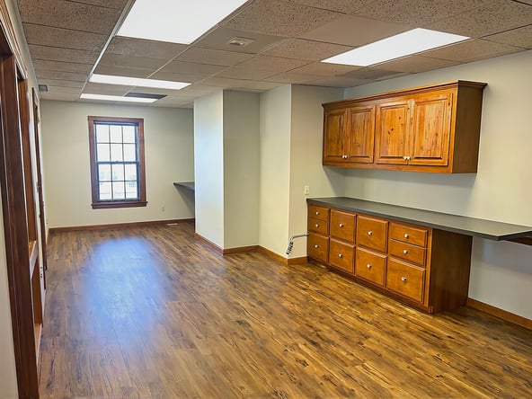 Career Opportunity at Glow Haus: Beauty & Wellness Professional (Salon Suite Rental)