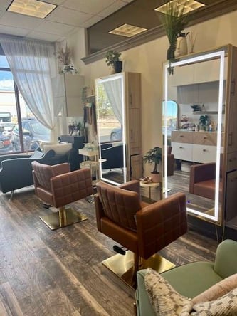 Amazing salon suite community looking for the area’s best stylists!