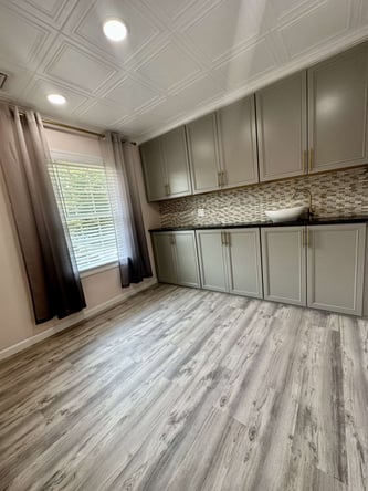Beautiful spa room available for rent.