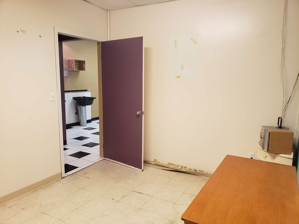 Turn key Salon for lease