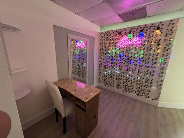 Rental suite in waxing salon