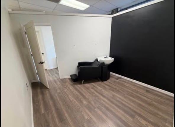 Private Salon Suites in Casselberry, FL: All Utilities Included & 24/7 Access