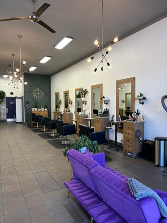 Beautiful Hair/Make Up Station for Rent – Modern Busy Salon, Great Location, Amenities Included