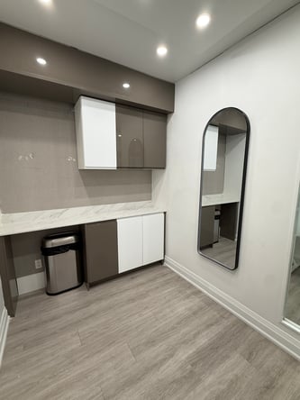 PRIVATE MAIN-FLOOR OFFICE STUDIO FOR LEASE – YORKVILLE