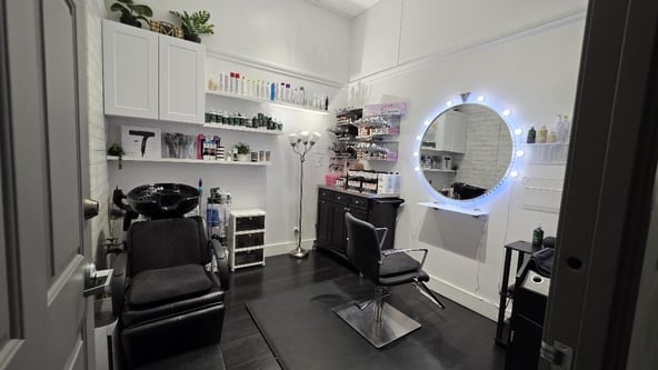 💇‍♀️ Your dream salon space is waiting! Private, single chair studio in the heart of Studio City.