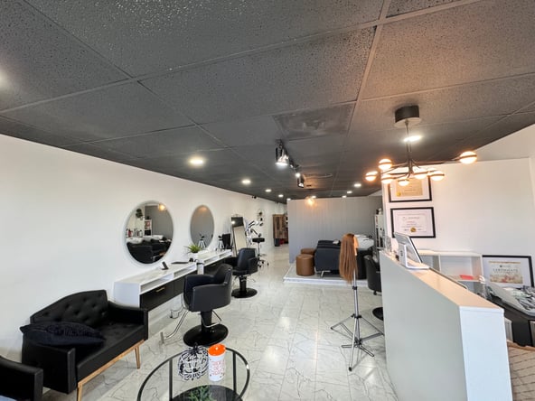 Booth rental in South Tampa salon
