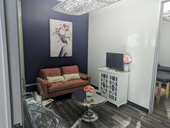 Shared Beauty Suite ~fully furnished with private waiting room