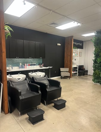Salon Chair For Rent