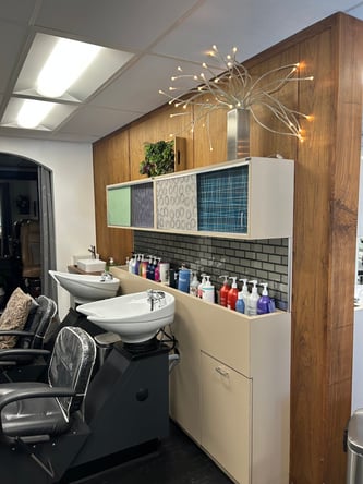 Station for Rent in busy salon (San Jose South)
