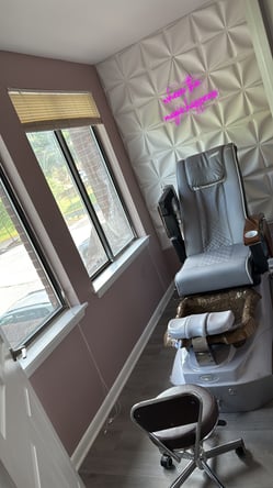 $200/week | Supplies Provided | Prime DMV Location
