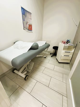 Rent a Room in a Busy Salon in Del Mar, CA 92130!