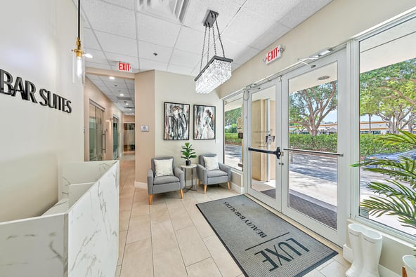 Luxe Beauty Bar Suites/ Luxury Salon Suites Rental WPB