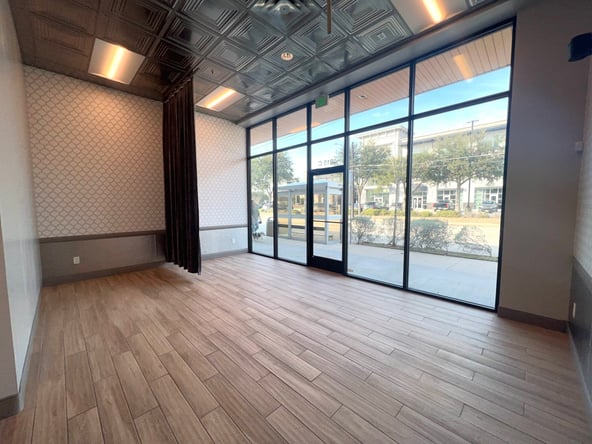Beauty Professionals Wanted: Rent Your Space at Savvy Beauty!
