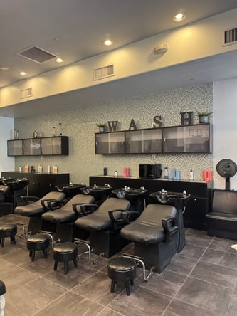 Beautiful Salon chair rental in Santan Village Mall – $250/wk