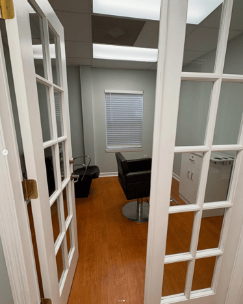 Private Salon/Wellness Suites Move-in Ready!