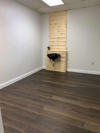 5th Street Beauty Bar Salon Suites Now Available