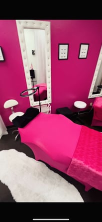 Book your beauty station