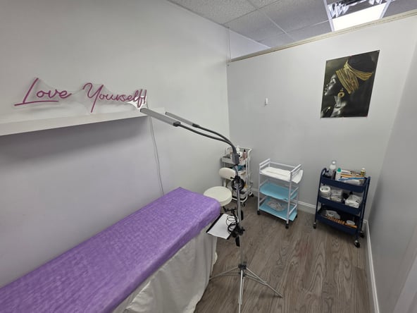 Beauty Stations & Private Rooms for Rent – East Boca Raton
