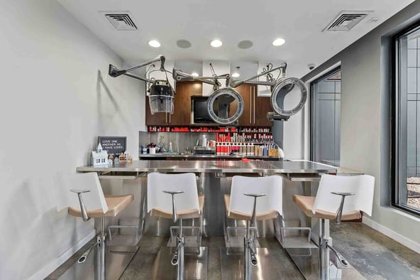 Premium Salon Station in Clarendon