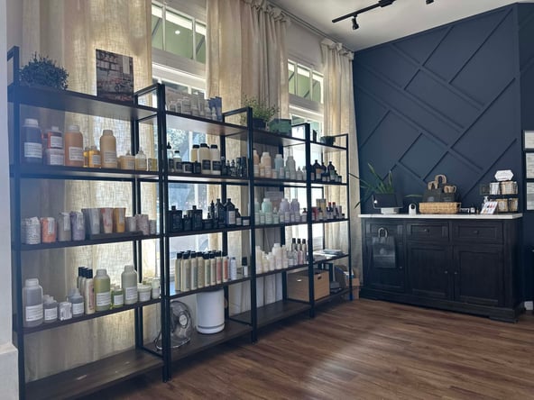 🌿 Chair for Rent – Davines Salon, Downtown Redlands