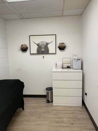 Looking to add booth renters to our team!