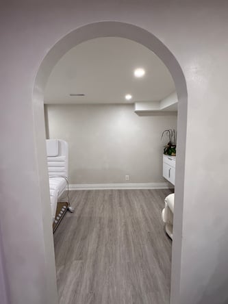 PRIVATE LOWER-LEVEL COMMERCIAL SPACE FOR LEASE – YORKVILLE