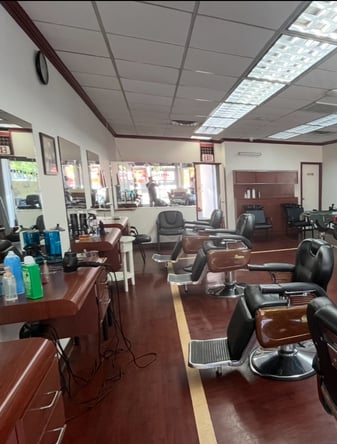 Rent a chair or space In a Barber/salon shop