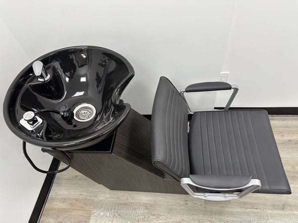 Modern Designer Salon Suites Available In SF