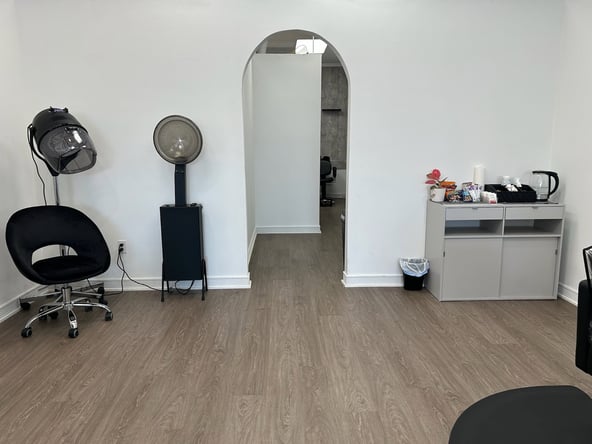 Salon Chair Available for rent