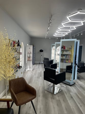 Salon chair rental in Scottsdale (Paradise valley)