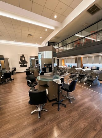 Scottsdale’s Prime Salon: 2 Weeks FREE on Chair Rentals in a High-Visibility Location